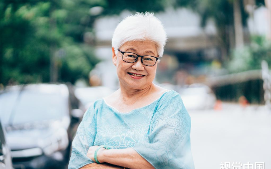 我去女儿家过年，女儿却赶我回家，可当得知她苦衷后，我一切都理解了