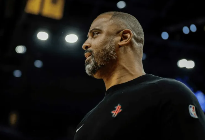 美媒SleeperRockets报道了火箭主帅乌度卡今日接受采访的情况。
在被记