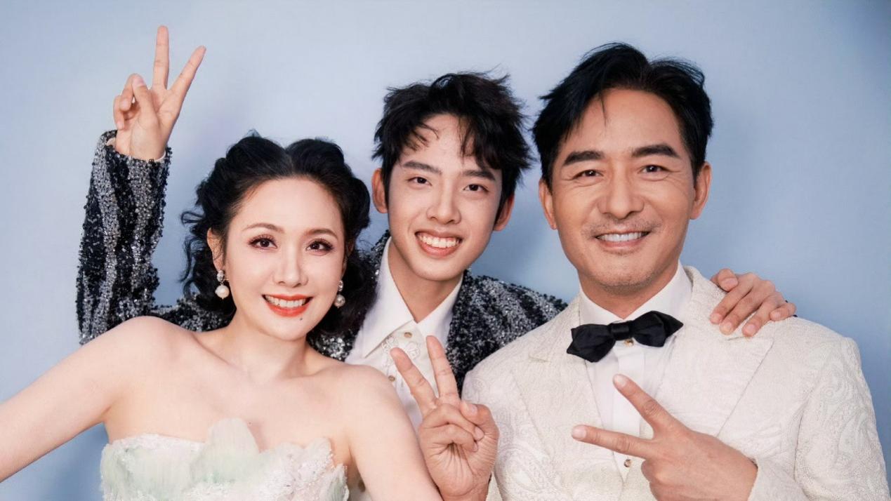 原来他们是夫妻，恩爱20年儿子16岁，《爱情没有神话》搭戏冯绍峰