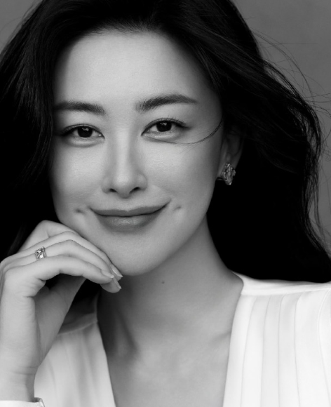 你是我青春里一瞬间的奋不顾身和永久的热爱