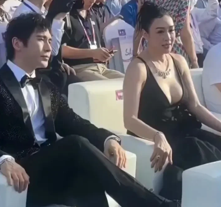 54岁钟丽缇和42岁张伦硕，越来越有夫妻相了。从2016年到现在，钟丽缇和张伦硕