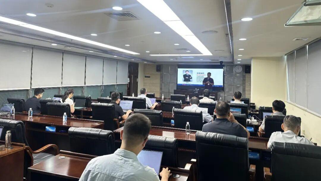 VibeCoding赋能企业AI落地｜星火之光AI关健老师走进广西南宁某国企开展AI应用落地培训