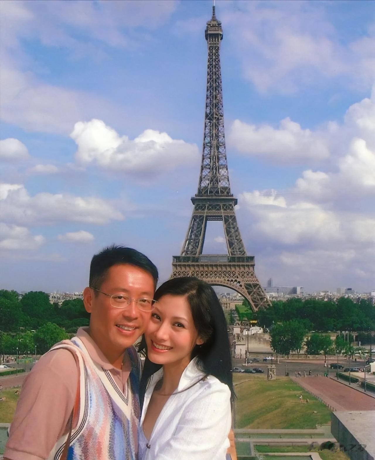 李嘉欣年轻时候真的美，有点娇憨的美，现在这个年龄也是美的，就是感觉凌厉了，不像林