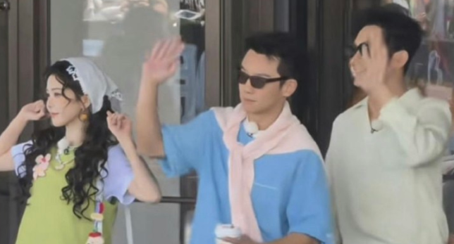 郑恺李晨复宣“奔跑吧”，
最让我关注的一件事是，
白鹿和李晨同乘了一辆车，
要知