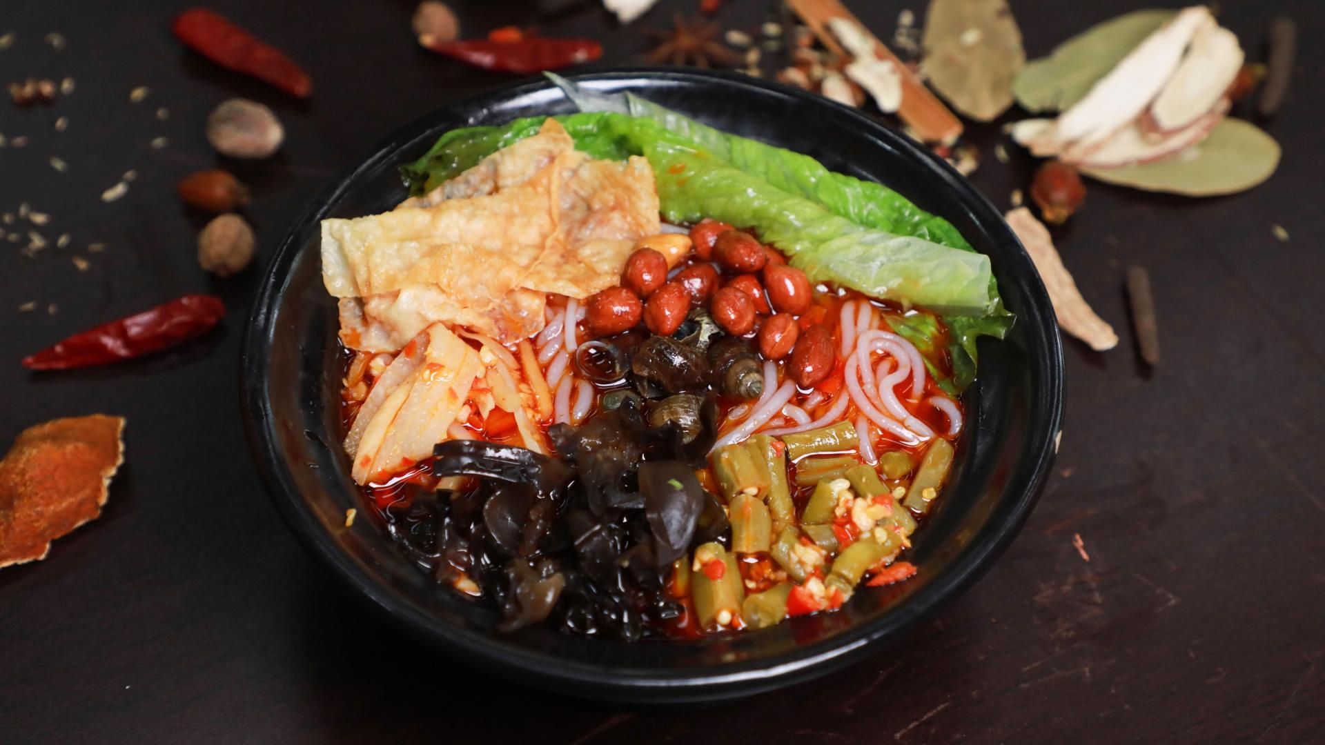 柳州有这么多美食但就火了个螺蛳粉，并不是因为不好吃，只怪螺蛳粉名气太大