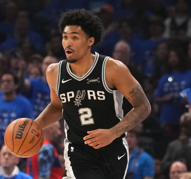 哈珀成为NBA近20年历史中，第二位在分区决赛抢七大战中得到两位数得分的新秀球员