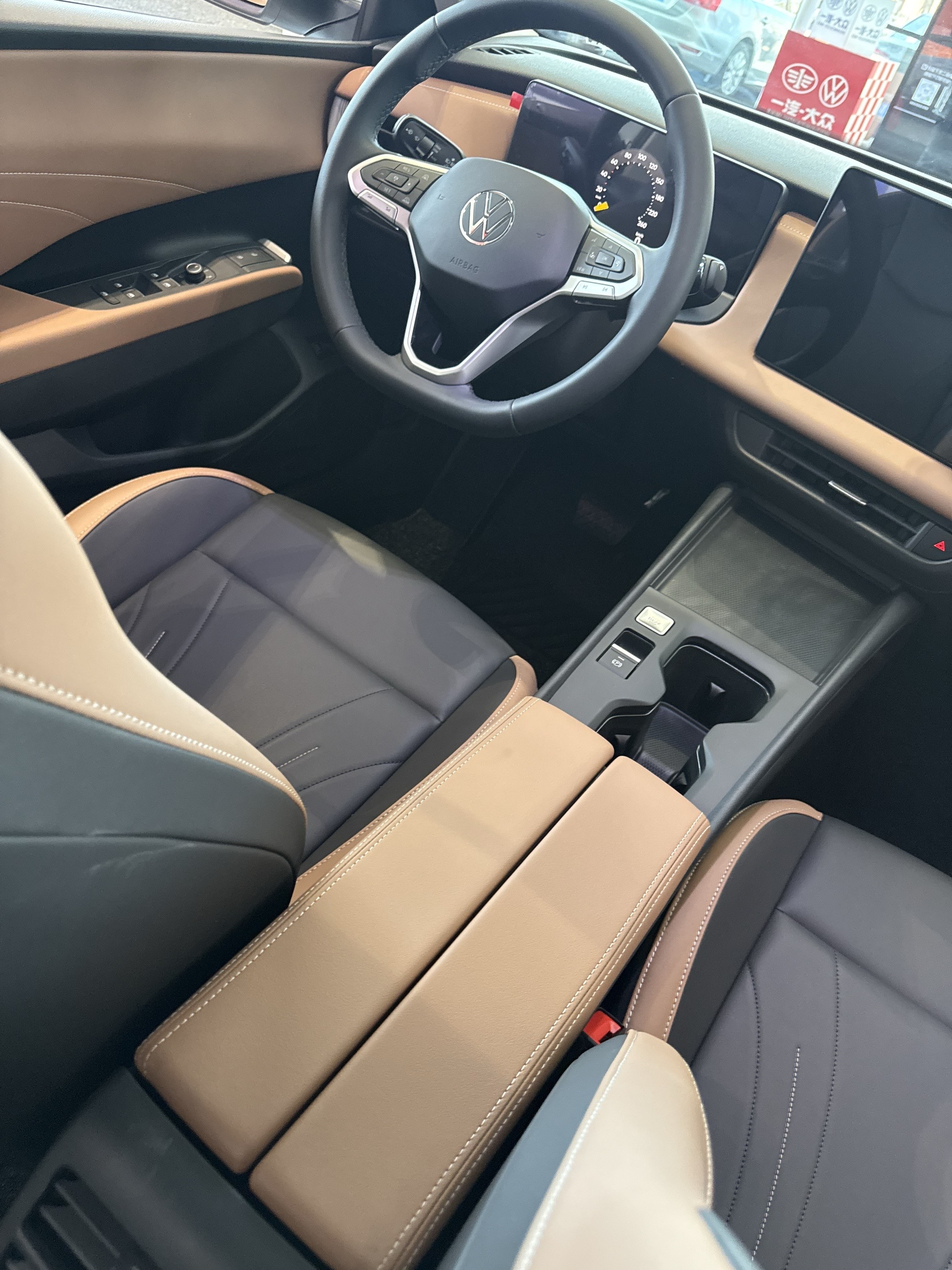 一汽大众全新速腾S深耕用户需求，在外观设计与智能科技上同步升级，用时尚颜值满足视