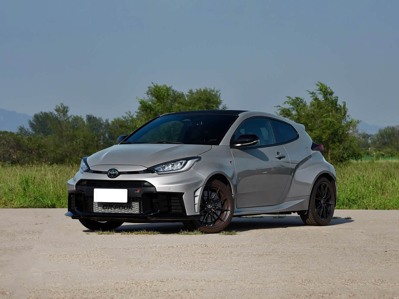 全新丰田“小钢炮”上市！40.28万起售，三门宽体造型，动感