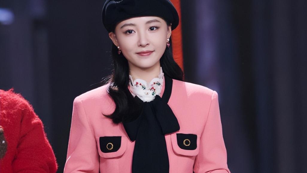 相比张雨剑，当妈后的吴倩事业也是发展平平