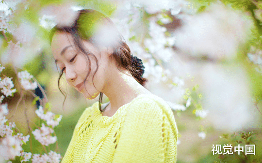 哥哥在过年时打了我三个耳光让我滚出他家，却忘了房子是我买的，他们全家的生活费也是我出的