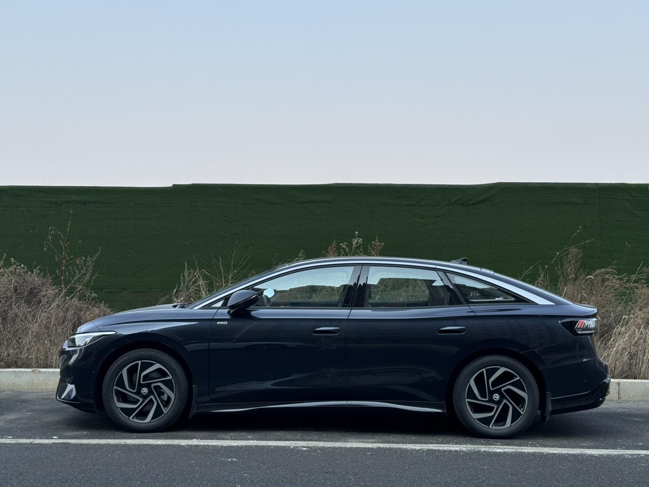 大众ID7，性价比非常高的纯电轿车