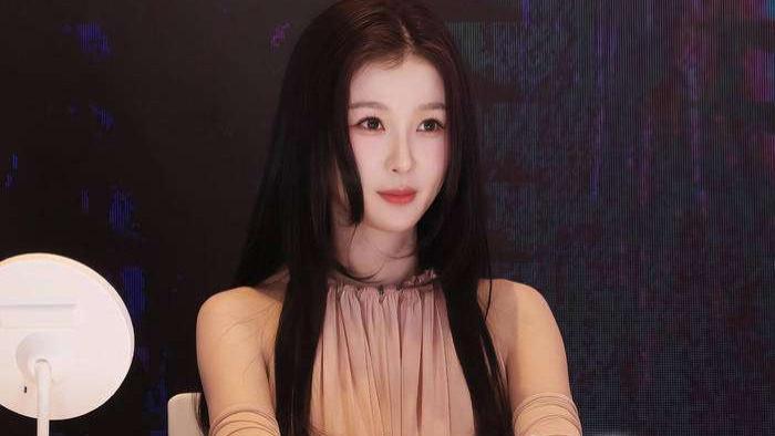 虞书欣签售会十指紧扣粉丝！