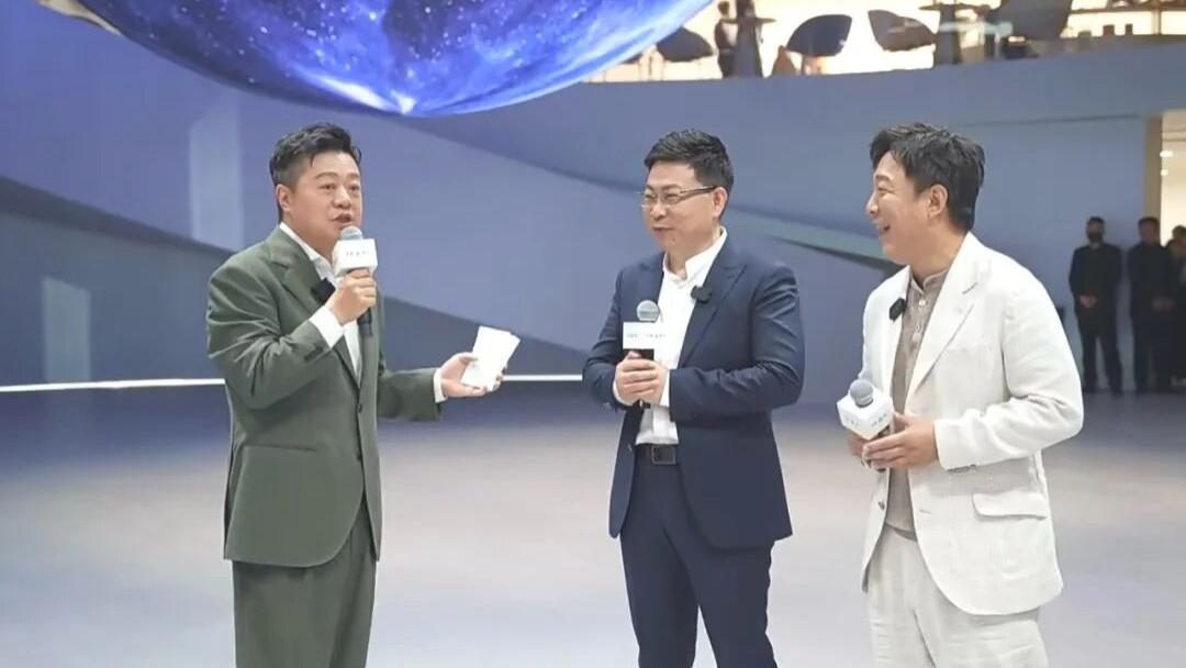 余承东说漏嘴：“华为Pura X Max卖爆了”，嘉宾马东成“代言人”