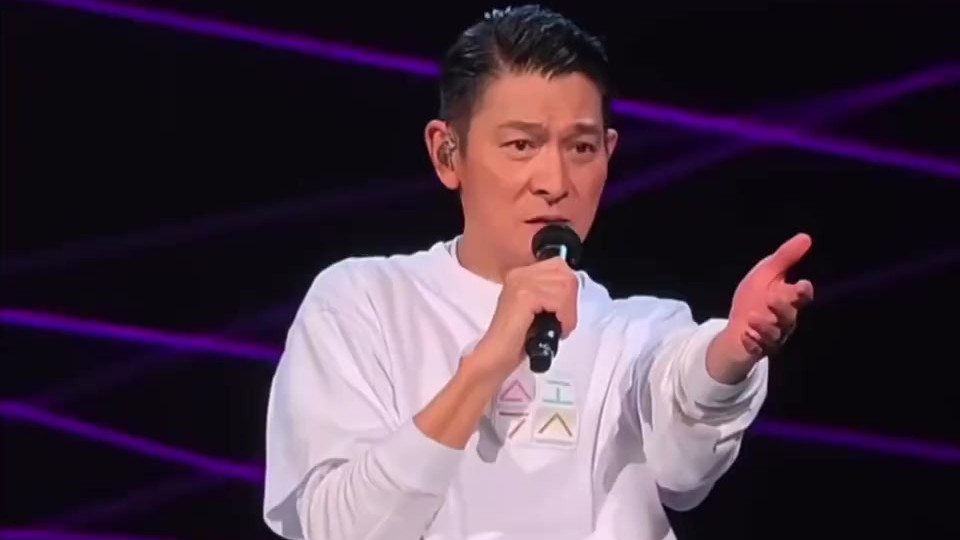 刘德华做慈善全是自己掏腰