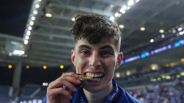 8场独造8球！曼城21岁弃将爆发，瓜帅看走眼，放