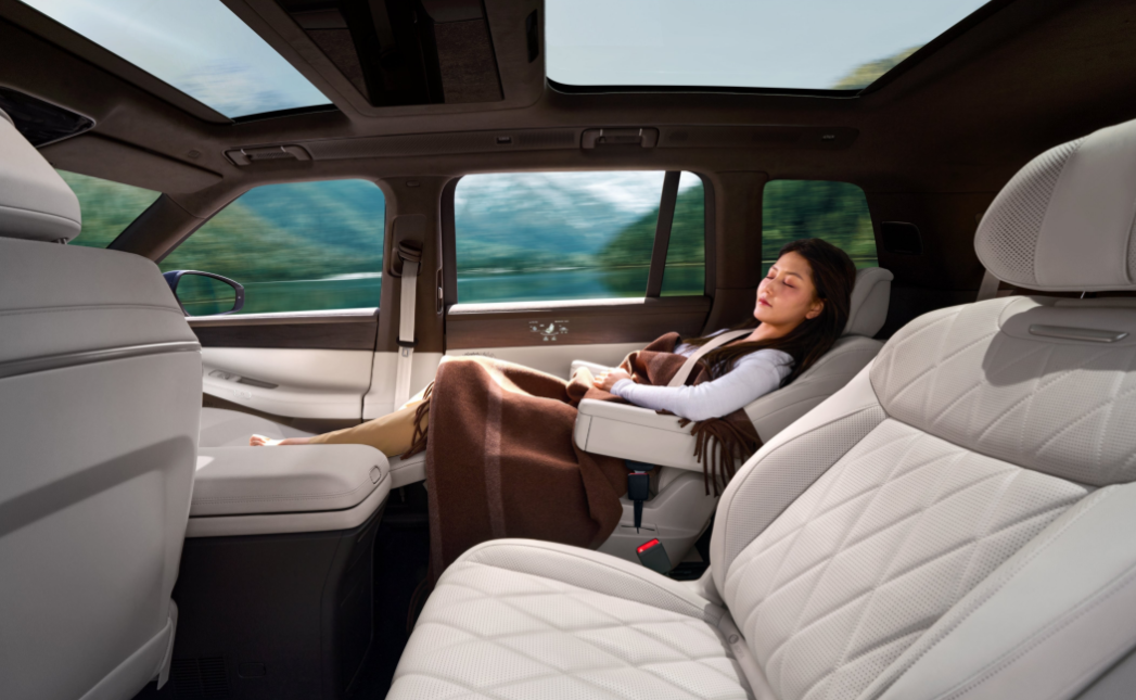 上汽大众ID.ERA 9X主打6座大空间+豪华智舱，专为家庭多人出行量身打造。