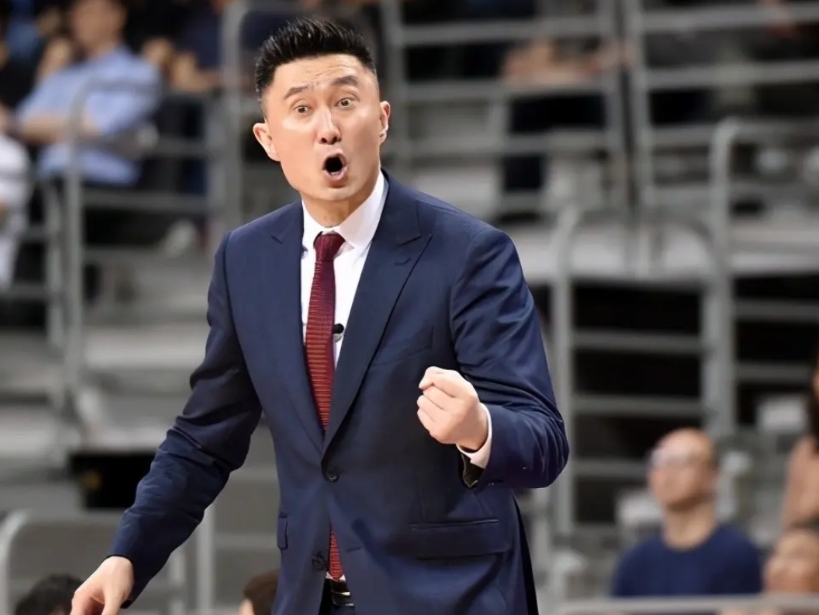 CBA现役在任教练，连续执教同一队排行榜
 
1. 杜锋
广东宏远    11赛