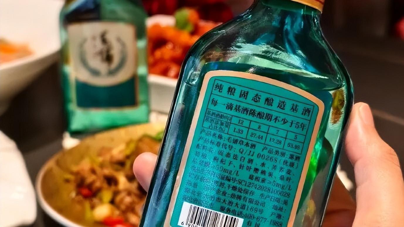 年轻人躲开的是酒桌，不是酒