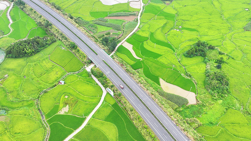 不再绕行张家界，长沙至恩施更方便，这条高速公路启动前期工作！