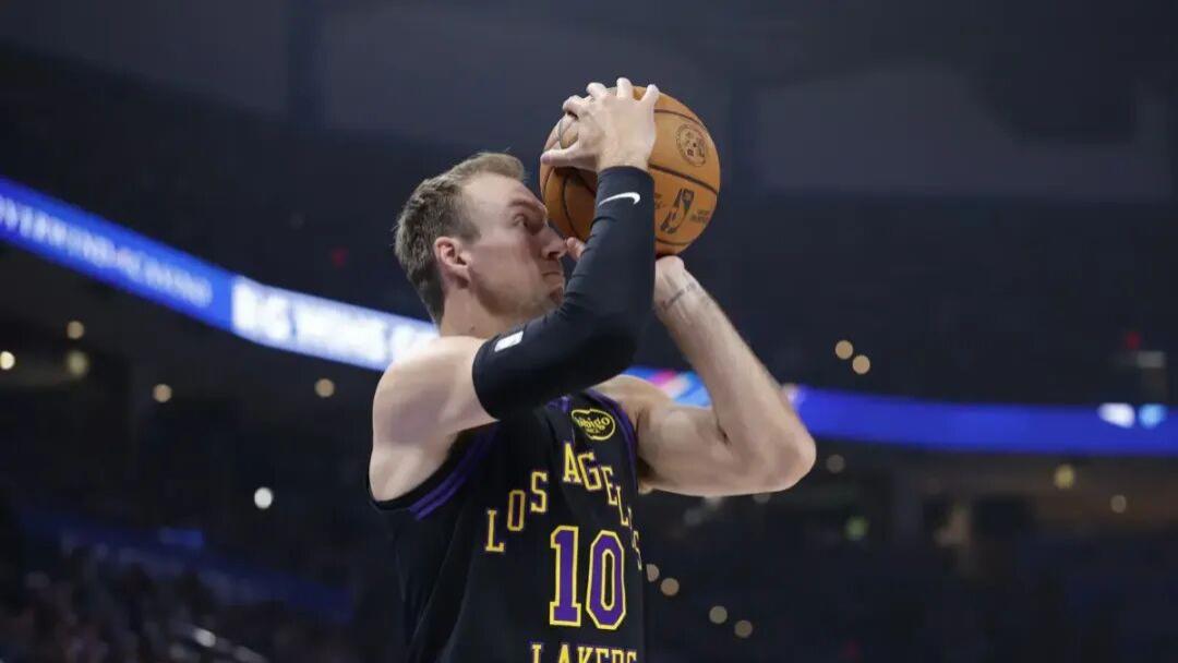 28助攻4失误！肯纳德化身控卫，理想续约多少？