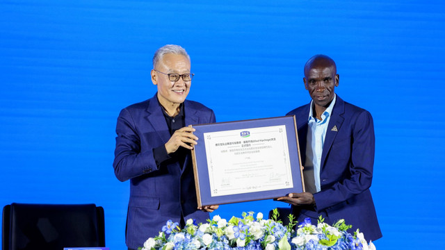 以奔跑敬时代，以匠心闯世界：君乐宝跑出中国乳业全球化新征程