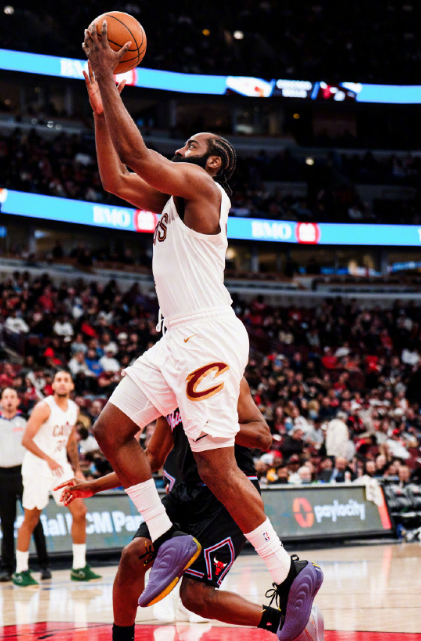 我发现登哥中投其实挺准，但他基本不用

可能是常规武器太多了吧，哈登进攻基本还是