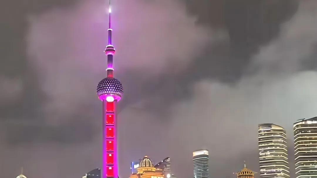 上海二手房成交量飙升，现在上车是否合适？