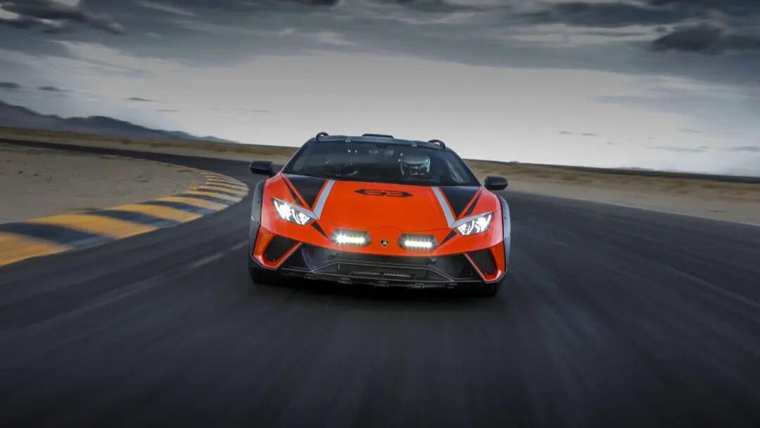 买一辆V10超跑，在沙石和雪地上漂移，然后卖掉它赚钱