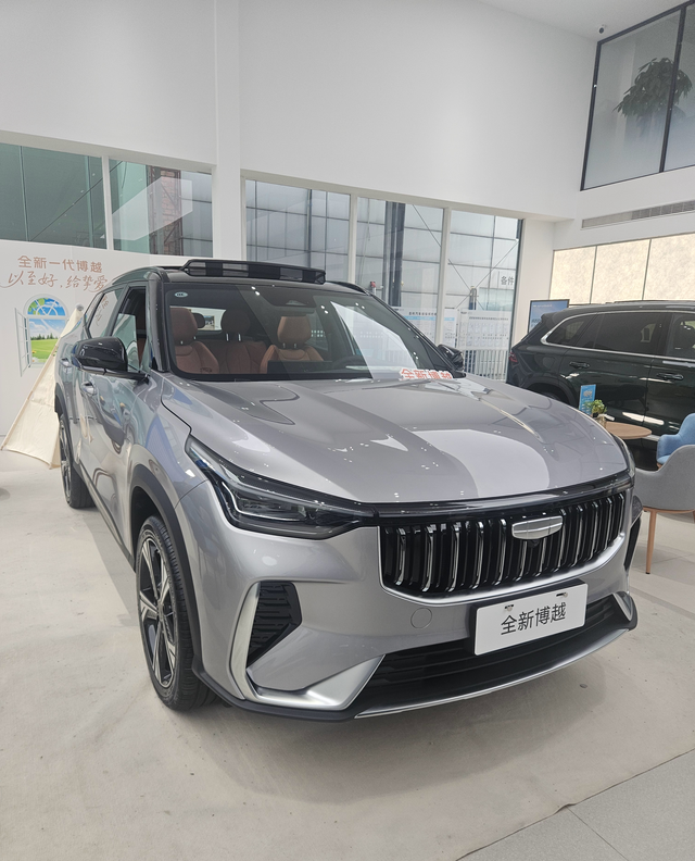 成功拿下吉利博越正式加入有车一族啦
之前选车的时候，我真的是挑花了眼。预算有限，