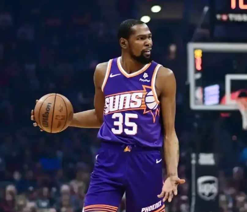 杜兰特仍不甘心啊
上午十一点，火箭将客场对阵太阳，杜兰特重返菲尼克斯战旧主太阳。