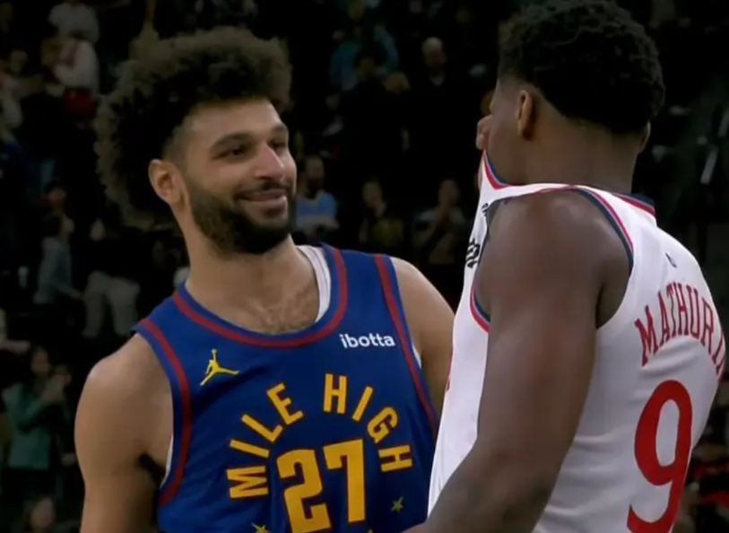 正义必胜，这球就该快船赢！
最后穆雷强行造小琼斯犯规，几乎跟上一次交手小哈达威造