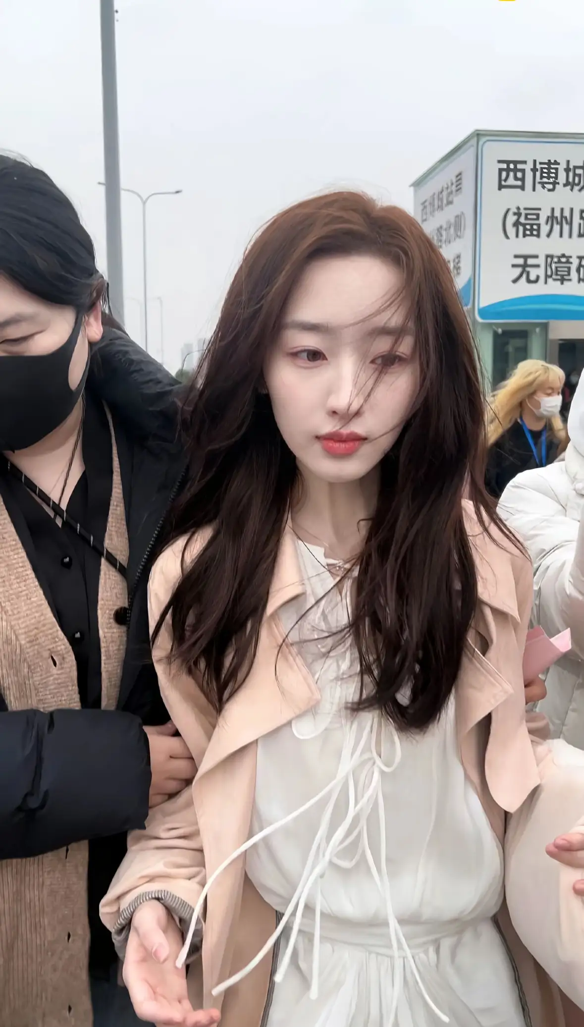 非常漂亮的演员，就是想不起来名字