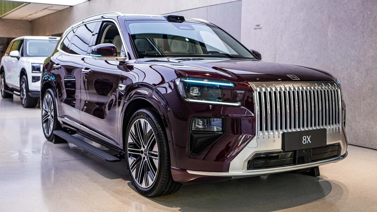 极氪8X实车到店，气场确实不错，预售价37.68万起