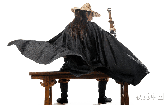 小师弟诬陷我偷天灵珠，我反手掏出加特林，他吓得脸都白了