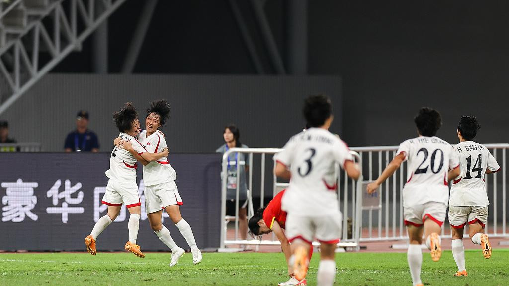 中国女足与朝鲜女足的激情对决，最终以1-