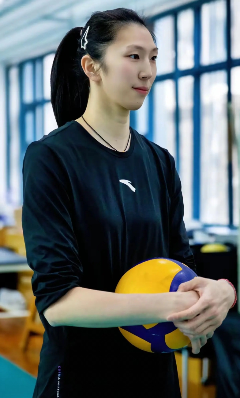 以吴梦洁目前的技术水平在国内打联赛，真的是大材小用了。

在这个赛季，吴梦洁的进