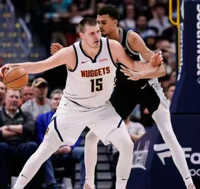 看完掘金这场后，感觉马刺跟掘金在关键时刻还是有差距啊

越看心越凉，掘金这关键时