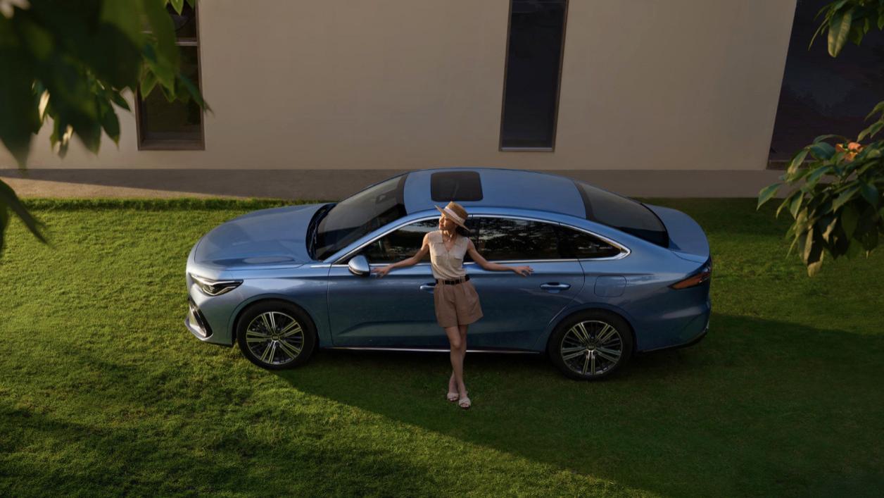 6.88万起，这个女神节礼物要为自己买！