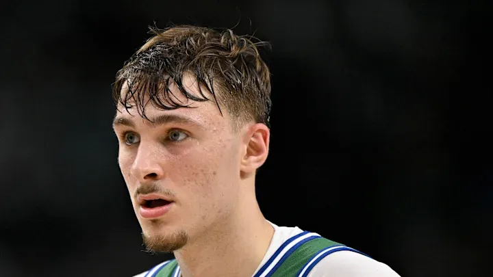 其实弗拉格最急需练的是中距离投篮而不是控球

每次都持球冲框太累了，对面也容易防