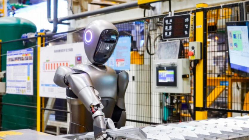 AI赛道上的生死竞速，中国互联网版图在混沌中重构，于逆流中启航