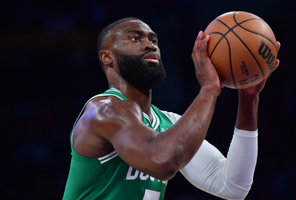 杰伦一阵机会来了，东一也有苗头了，可惜CC了，唉，祝早日康复吧

杰伦现在打的越