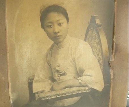 坤伶露兰春为了心上人，坚持跟黄金荣离婚