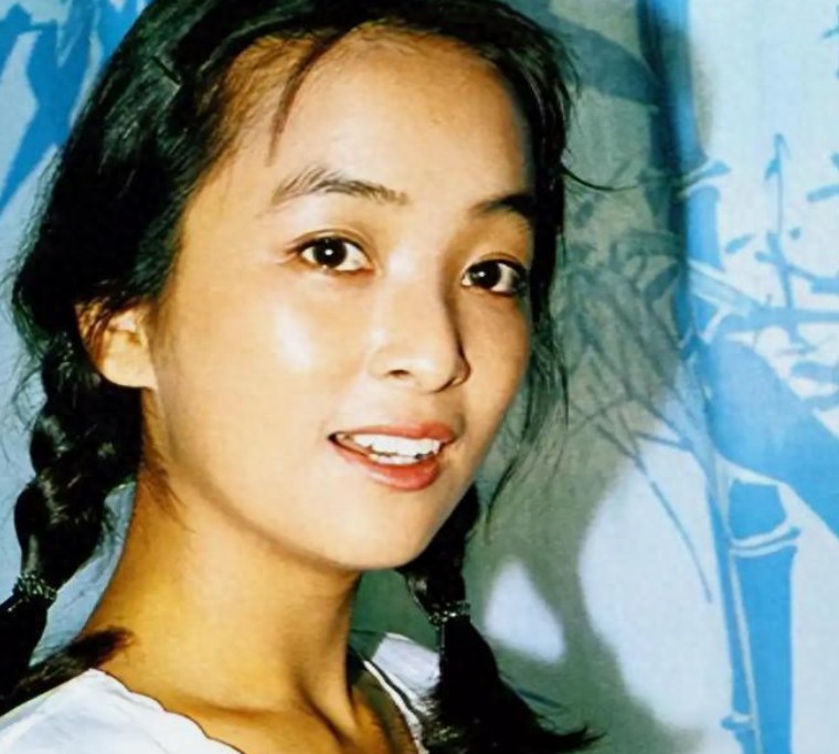 在李勤勤这一代人里，多数演员都有崇洋媚外的情节，看看他们那一代人的明星演员，嫁给