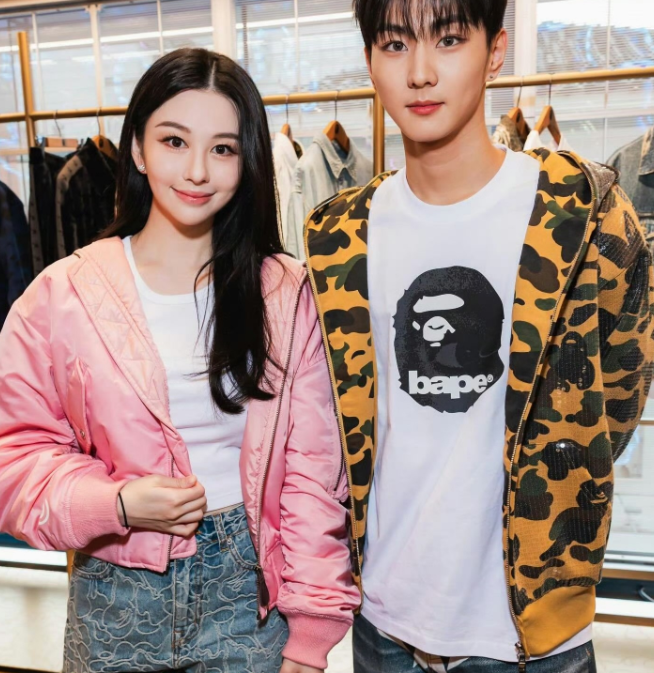 邱淑贞女儿出席活动，与木村光希合影