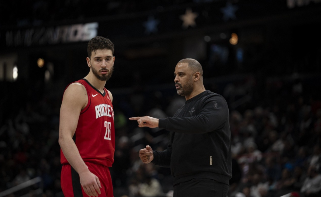 火箭输掉季后赛第一场，因为这4名主力球员的表现太差，乌度卡气得脸都红了！

1、