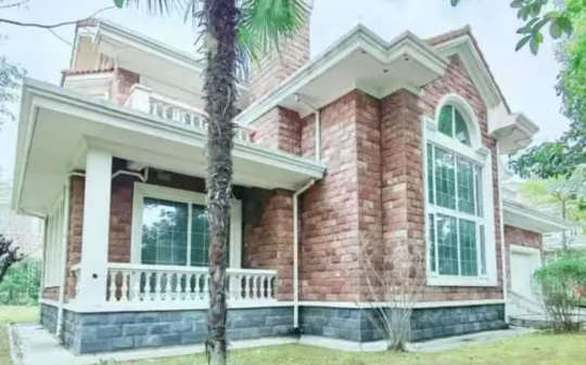 陌生人在我家住了三个月，与我同吃同睡，我却一直没发现