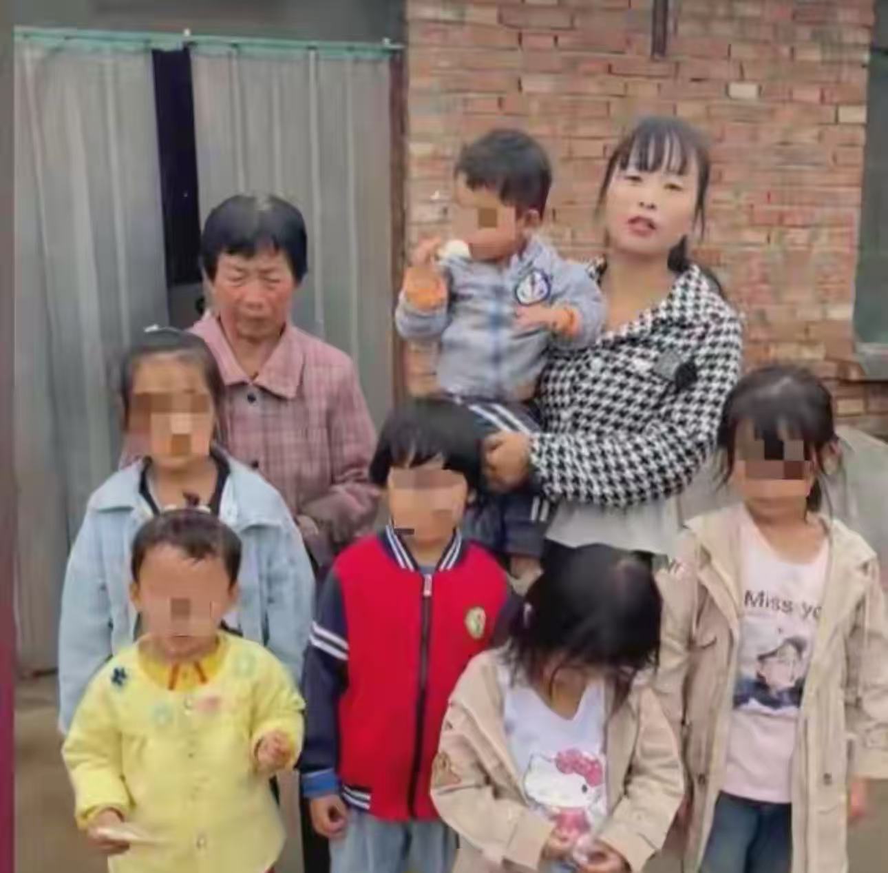 2021年，大伯哥去世，大嫂丢下5个孩子偷偷跑掉！女子对丈夫说：“你大哥家的孩子