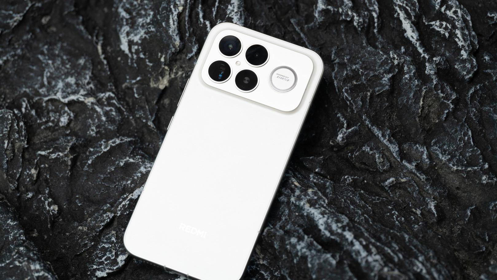 REDMI K90 Pro Max：骁龙8至尊版+BOSE调音，把真香刻进DNA