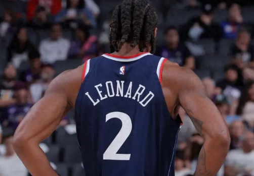 卡子打4了，这一年下来有为卡子考虑过吗管理层？

卡子你能不能再踢一下战术板？