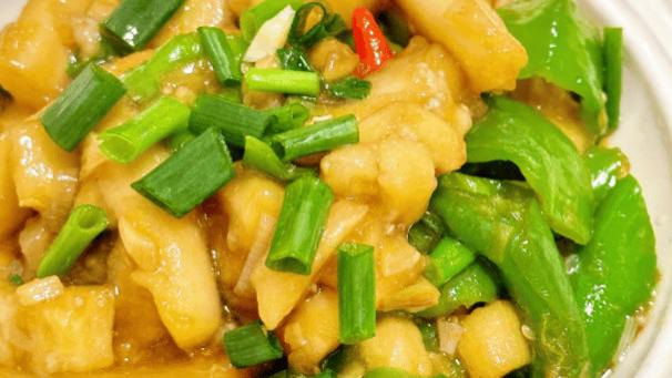 辣椒烧茄子：香辣软糯超下饭，一锅烧出夏日里的痛快滋味！